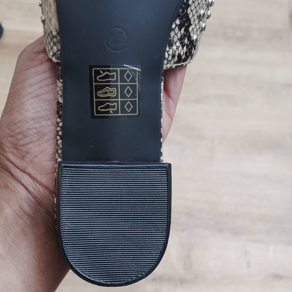 BEAST FASHION Women's Glittering Mules - Black and Gold - Picture 2 of 3